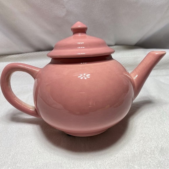 Vintage in EUC. Adorable pink ceramic pottery teapot - Picture 1 of 13